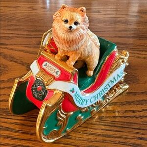 Danbury Mint Pomeranian Santa's Helper Christmas Ornament 2005